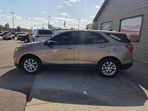 Used 2018 Chevrolet Equinox LS image 8
