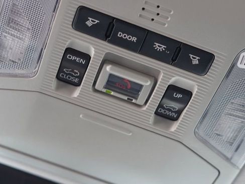 Used 2021 Toyota RAV4 XLE w/ Convenience Package FWD image 37
