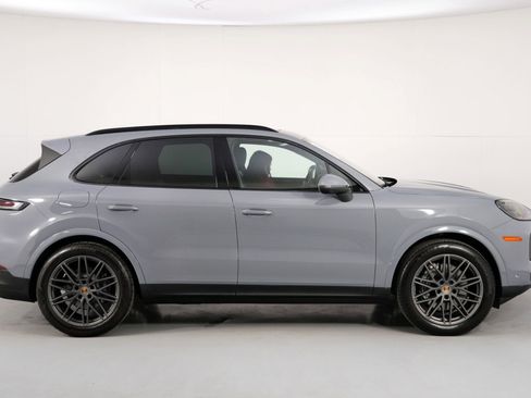 Used 2024 Porsche Cayenne image 57
