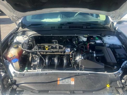 Used 2018 Ford Fusion SE FWD image 10