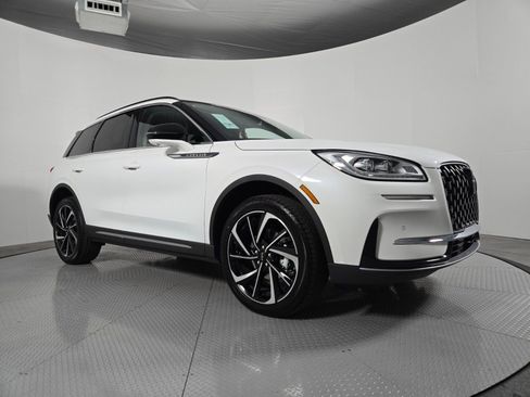 New 2026 Lincoln Corsair Reserve image 2