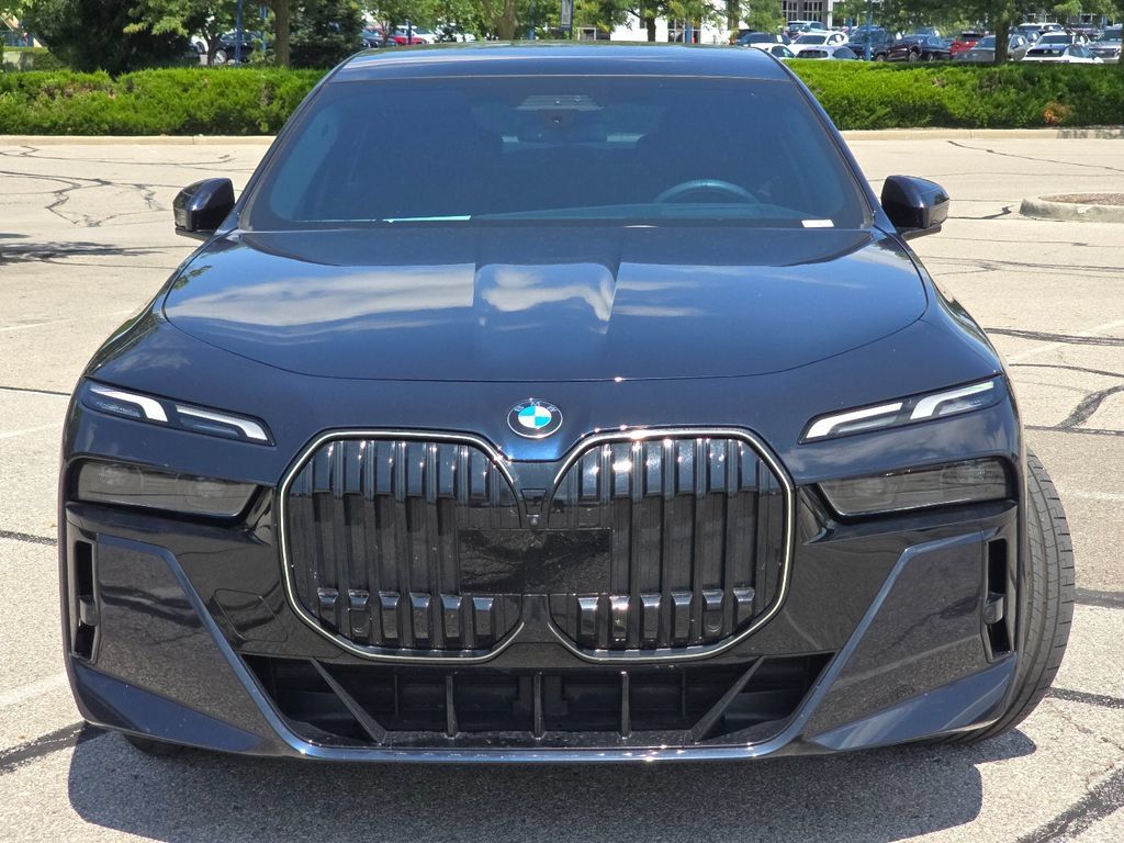 Used 2024 BMW 760i xDrive AWD/4WD image 12