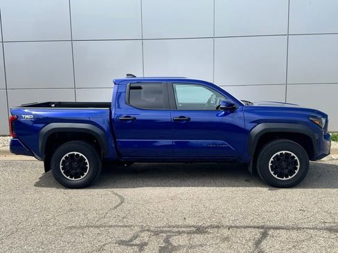 Used 2024 Toyota Tacoma TRD Off-Road w/ TRD Off Road Upgrade Package AWD/4WD image 36