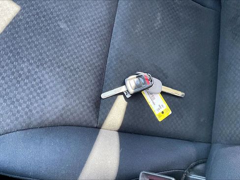 Used 2016 Honda CR-V LX image 14