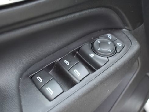 Used 2018 Chevrolet Equinox LT w/ Sun & Infotainment Package FWD image 19
