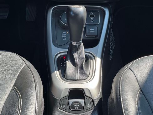 Used 2021 Jeep Compass Latitude w/ Sun and Sound Group AWD/4WD image 27