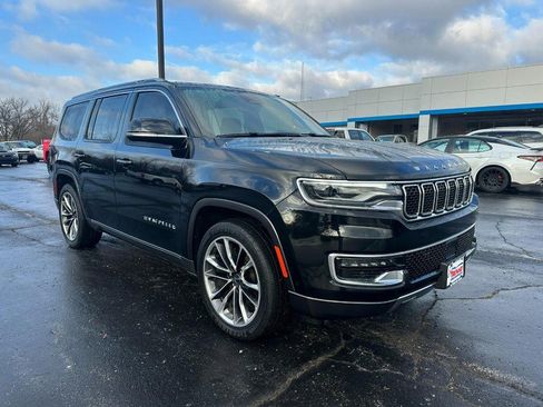 Used 2022 Jeep Wagoneer Series III w/ Premium Group I image 2