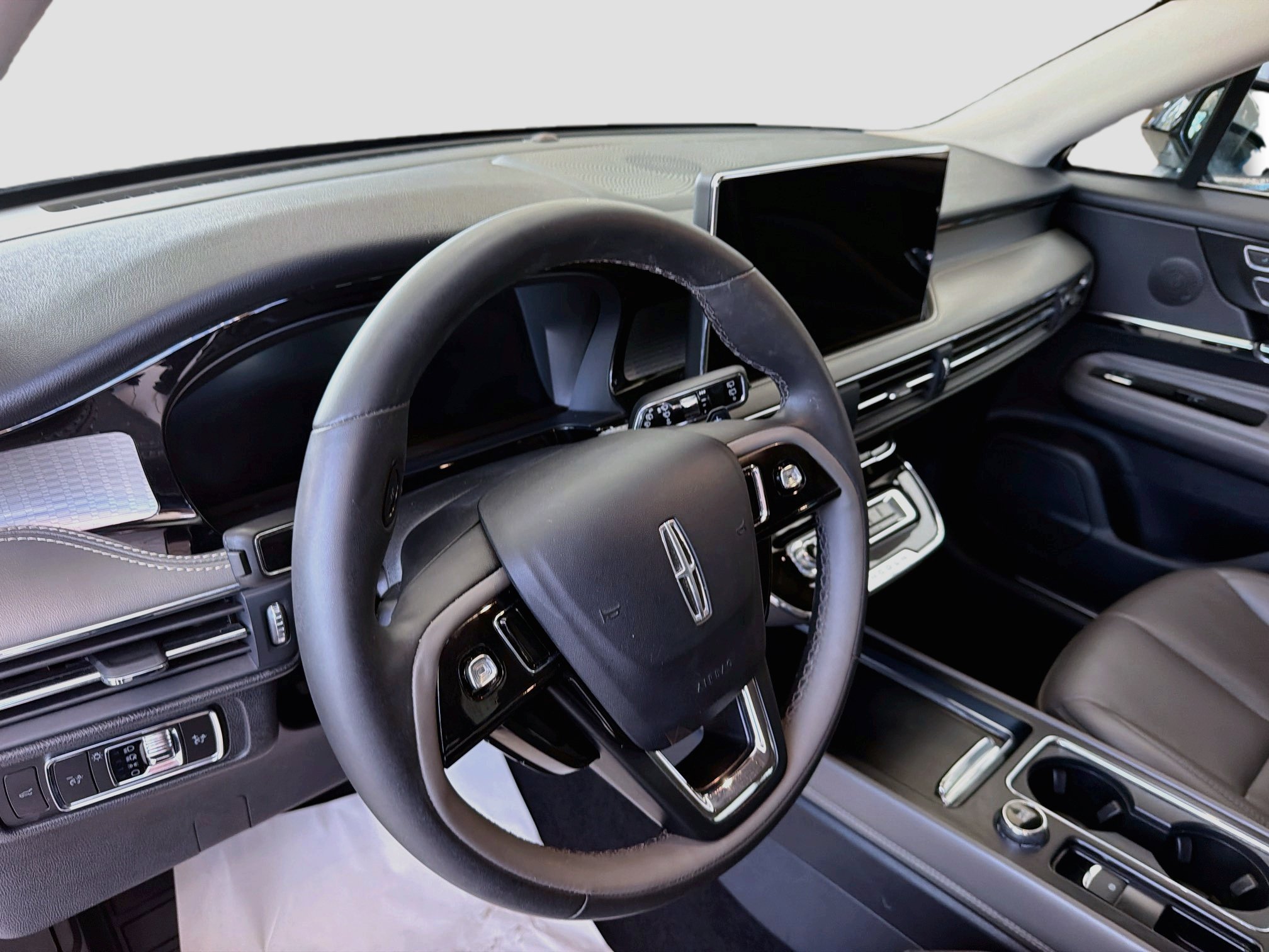 Certified 2023 Lincoln Corsair FWD image 8