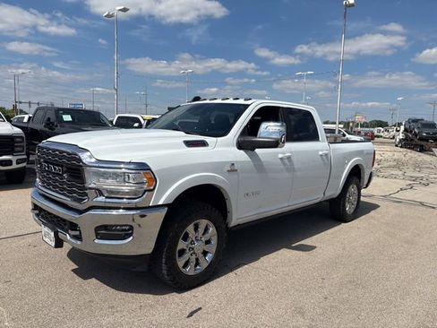 Used 2023 RAM 2500 Limited AWD/4WD image 2