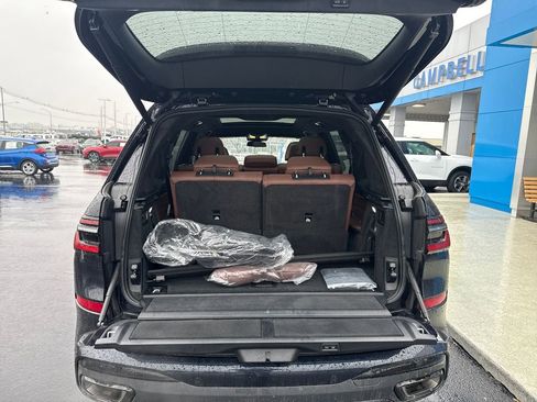 Used 2024 BMW X7 xDrive40i w/ M Sport Package image 29