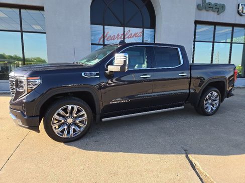 Used 2024 GMC Sierra 1500 Denali w/ Denali Reserve Package AWD/4WD image 4