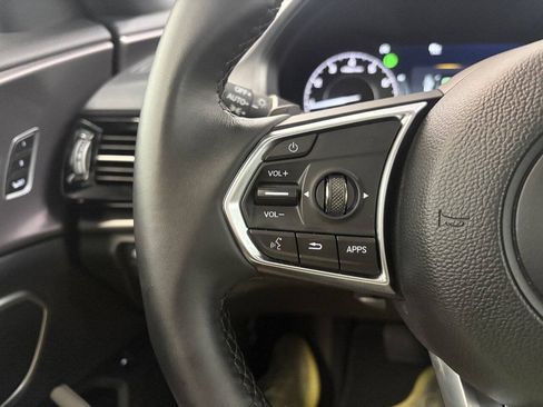 Used 2025 Acura RDX SH-AWD image 21
