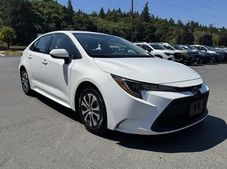 Used 2022 Toyota Corolla LE image 1