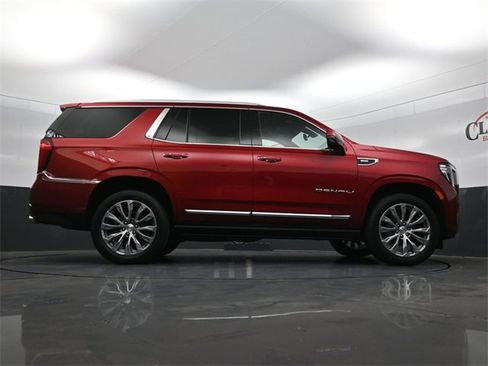 Used 2021 GMC Yukon Denali w/ Denali Premium Package image 27