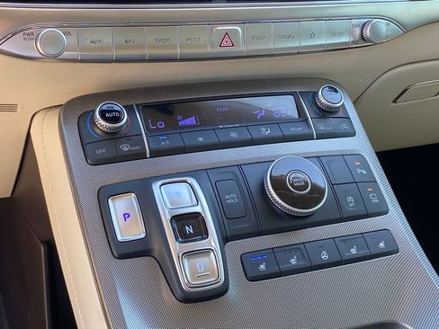 Used 2020 Hyundai Palisade Limited image 18