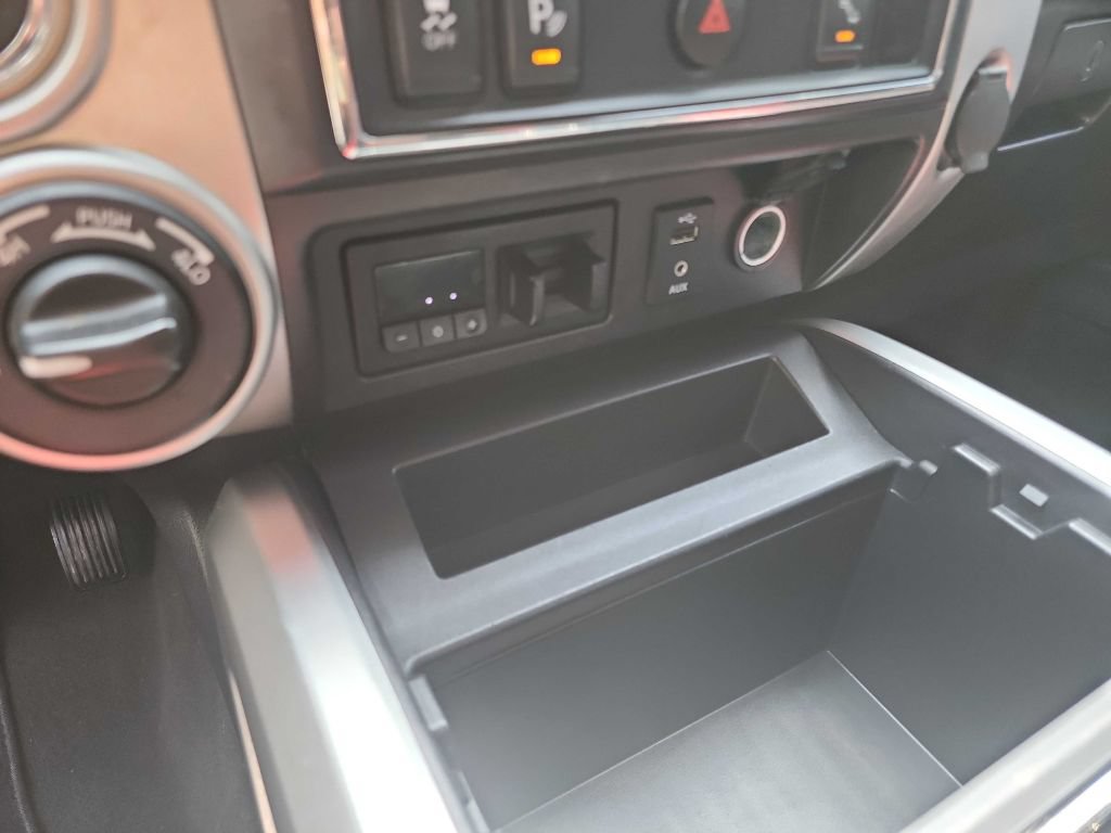 Used 2017 Nissan Titan PRO-4X AWD/4WD image 29