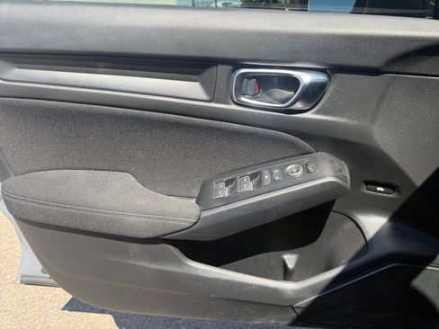 Used 2025 Honda Civic Sport image 13