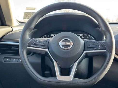 Used 2023 Nissan Altima 2.5 SV image 10