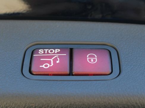 Used 2026 Mercedes-Benz GLC 300 image 11