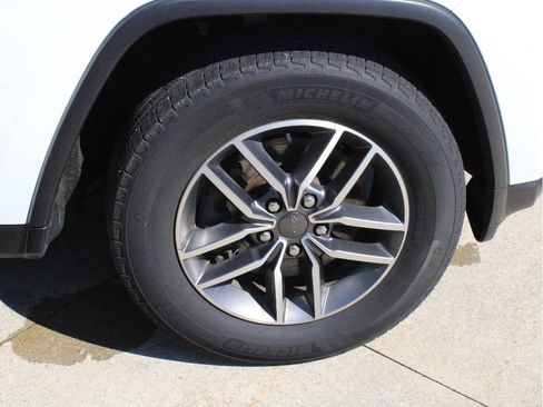 Used 2021 Jeep Grand Cherokee Limited AWD/4WD image 11