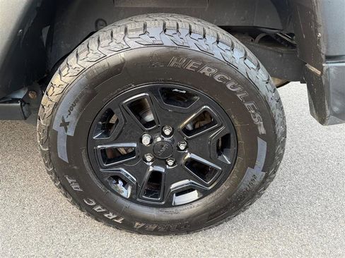 Used 2015 Jeep Wrangler Unlimited Sport AWD/4WD image 17
