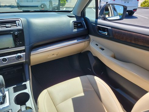 Used 2016 Subaru Outback 2.5i Limited image 18