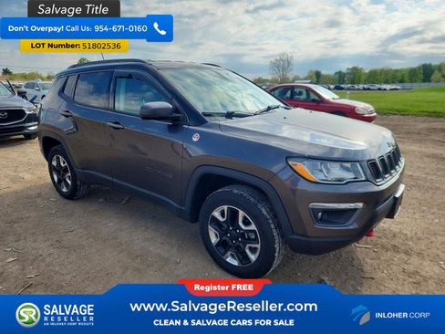Used 2017 Jeep Compass Trailhawk w/ Leather Interior Group AWD/4WD image 5