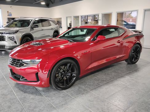 Used 2023 Chevrolet Camaro LT w/ Technology Package RWD image 3