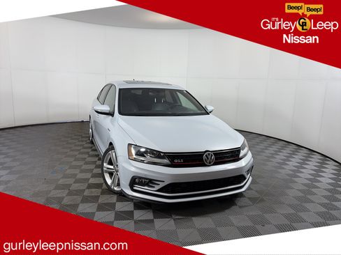 Used 2017 Volkswagen Jetta GLI image 1