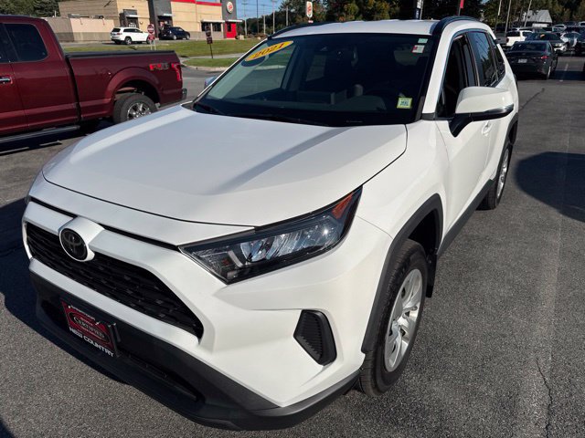 Used 2021 Toyota RAV4 LE AWD/4WD image 12