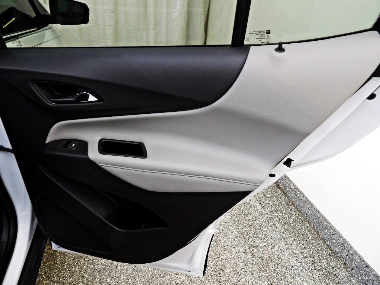 Used 2021 Chevrolet Equinox Premier FWD image 12