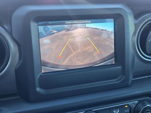 Used 2023 Jeep Wrangler Sport image 21