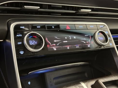 Used 2024 Genesis GV80 2.5T image 19