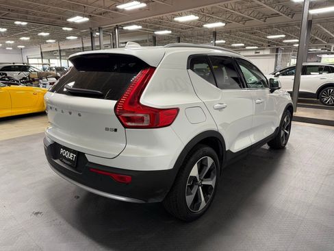 Used 2024 Volvo XC40 B5 Plus AWD/4WD image 4