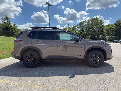 New 2026 Nissan Rogue SV image 4
