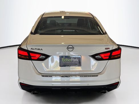 Used 2023 Nissan Altima 2.5 SR w/ SR Premium Package FWD image 7