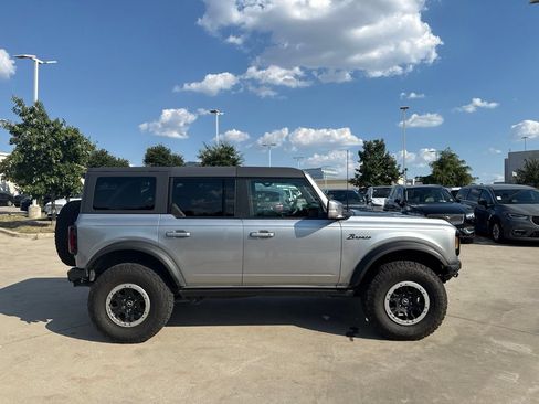 Used 2022 Ford Bronco Outer Banks w/ Sasquatch Package AWD/4WD image 4