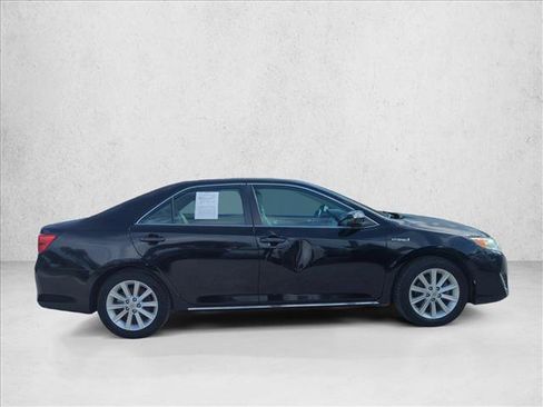 Used 2012 Toyota Camry XLE w/ Convenience Pkg FWD image 4