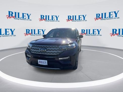 Certified 2023 Ford Explorer Limited w/ Equipment Group 301A image 3