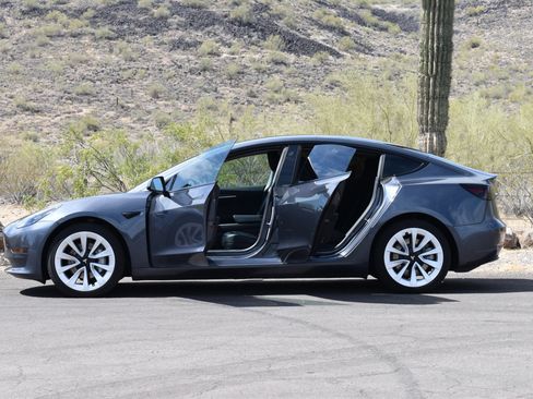 Used 2023 Tesla Model 3 Long Range AWD/4WD image 7