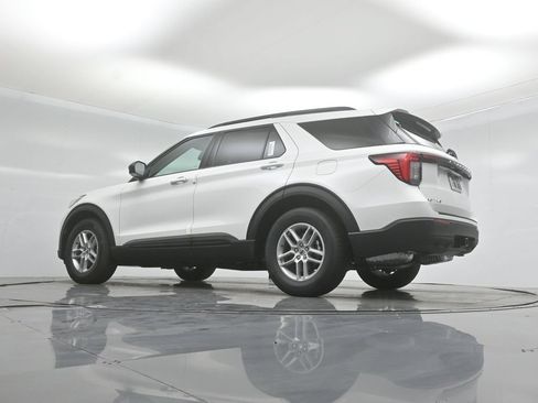 New 2026 Ford Explorer Active RWD image 48