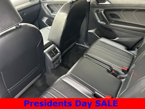 Used 2022 Volkswagen Tiguan SE image 12
