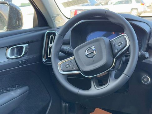 New 2026 Volvo XC40 B5 Core w/ Climate Package image 7