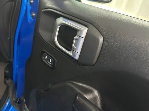 Used 2024 Jeep Wrangler Unlimited w/ Convenience Group AWD/4WD image 36