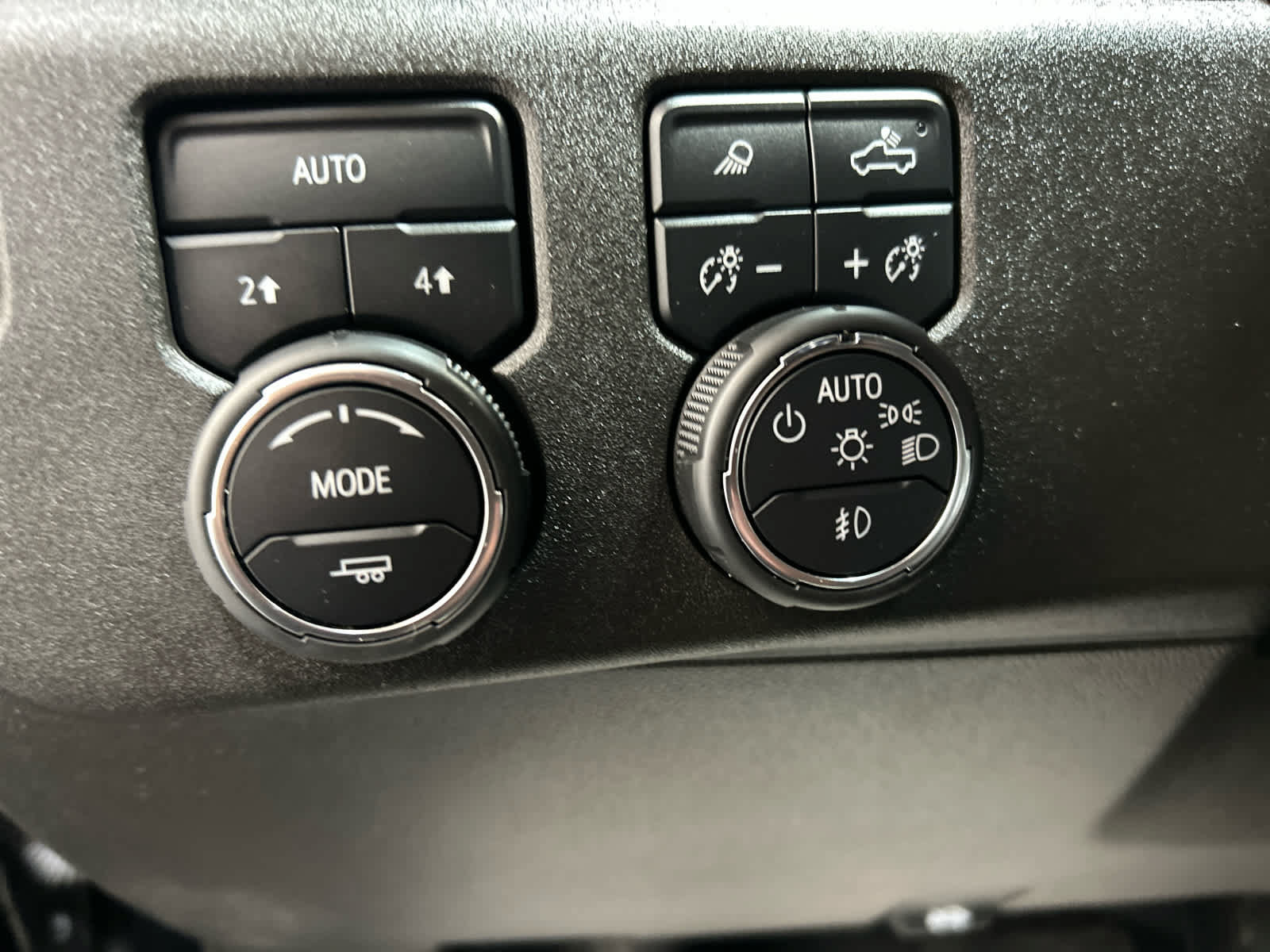 Used 2023 Chevrolet Silverado 1500 RST w/ Redline Edition AWD/4WD image 14