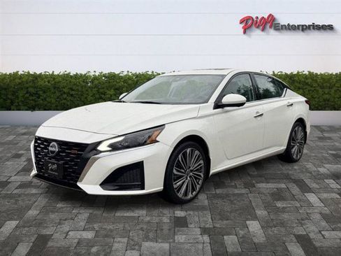 Used 2023 Nissan Altima 2.5 SL AWD/4WD image 4