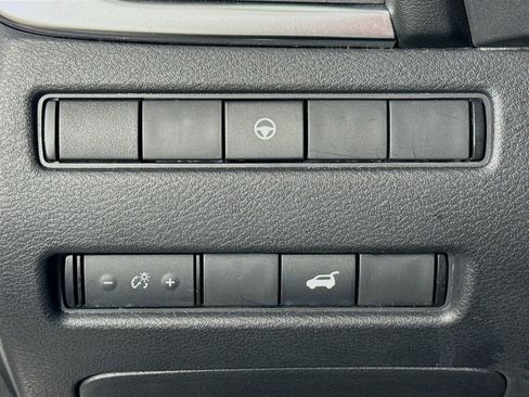 Used 2021 Nissan Rogue SL image 11