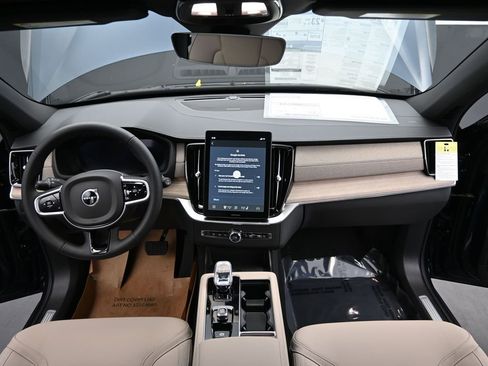 New 2026 Volvo XC90 B6 Plus w/ Protection Package Premier AWD/4WD image 21