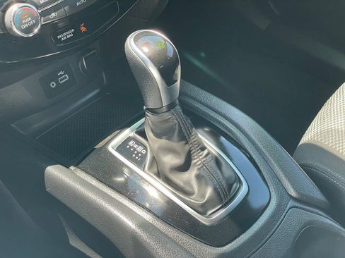 Certified 2022 Nissan Rogue Sport SV AWD/4WD image 29