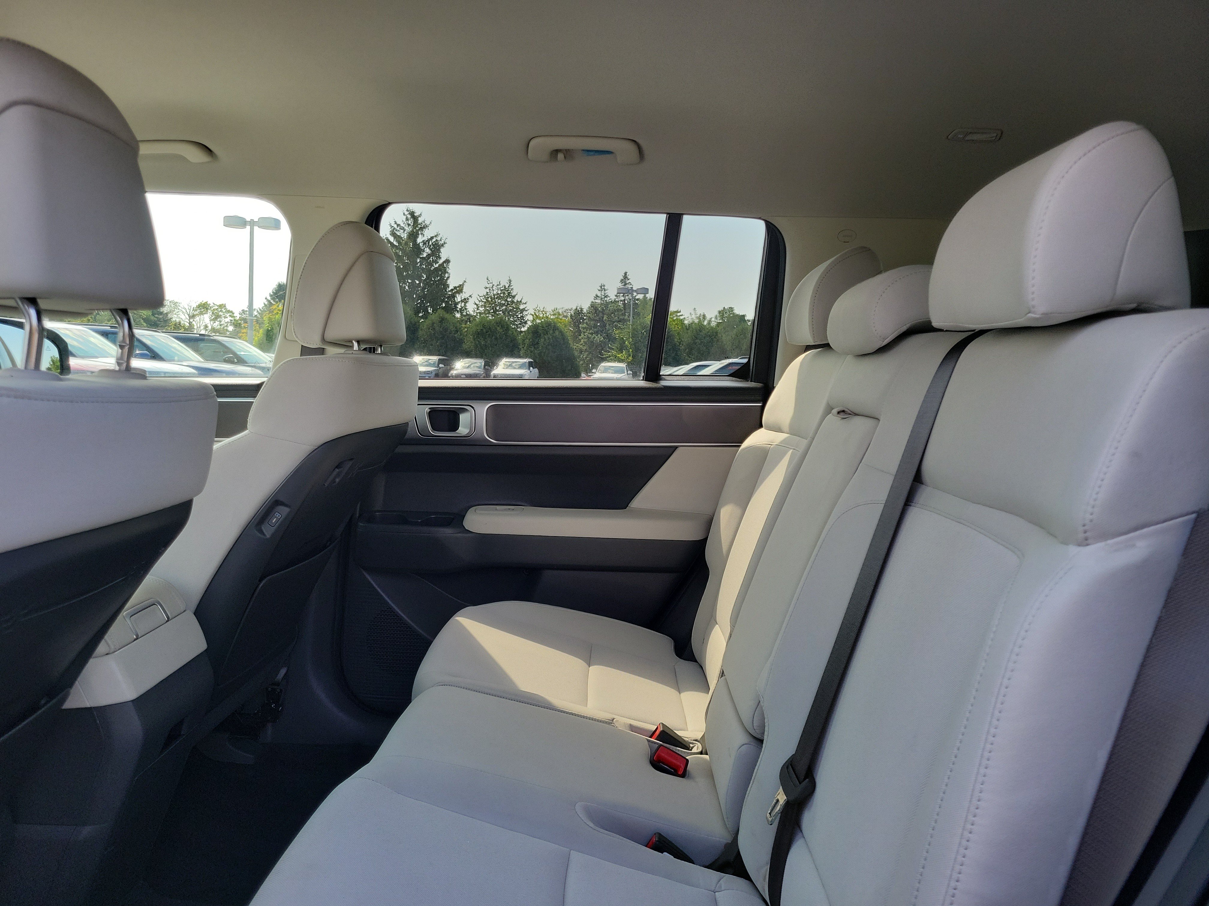 Used 2025 Hyundai Santa Fe SE AWD/4WD image 11